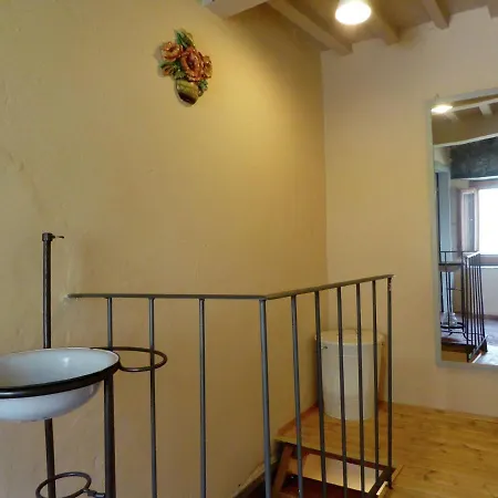 Characteristic Tuscan Flat * Lucchio